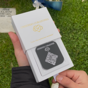 Medallón QR Premium – Fotos, videos y momentos especiales